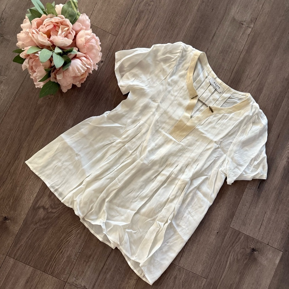 New Axara Ivory Pleated V Neck Clasped‎ Silky Blouse